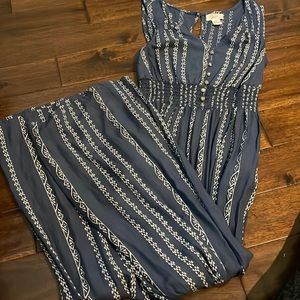 blue jumper w/ white detailing